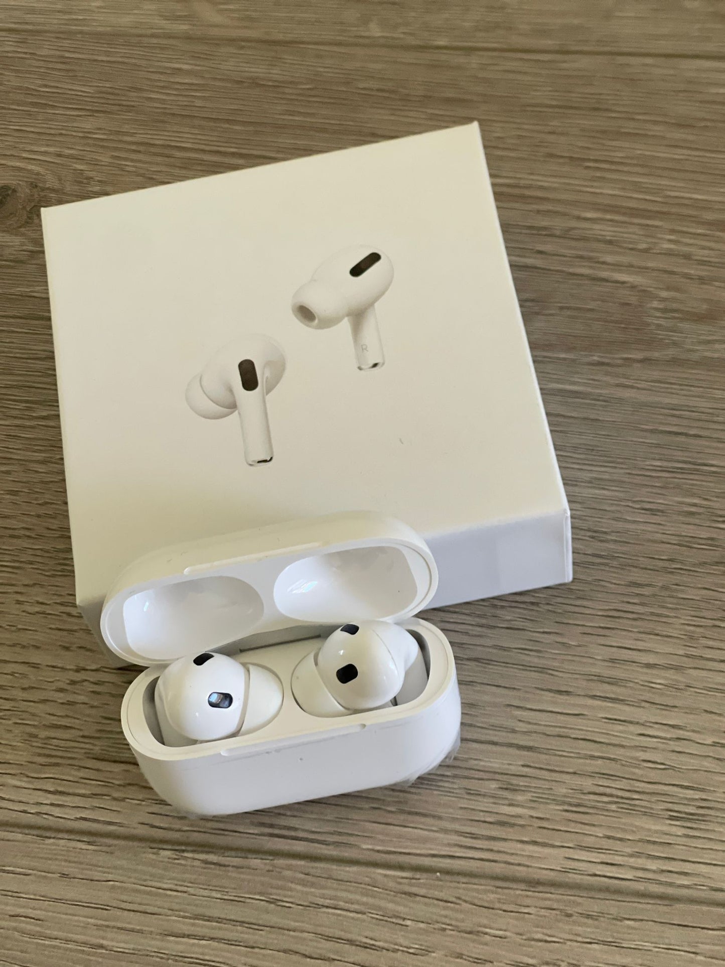 Casti Fara Fir Wireless MagSafe